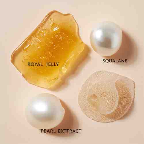 Royal jelly, squalane, and pearl extract ingredients used in Fino Hair Mask formula.